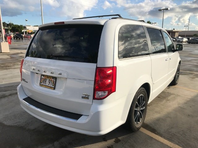 Used 2016 Dodge Grand Caravan R/T FWD image 3