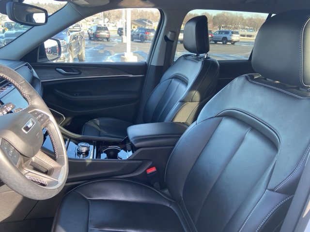 Used 2022 Jeep Grand Cherokee L Limited image 12