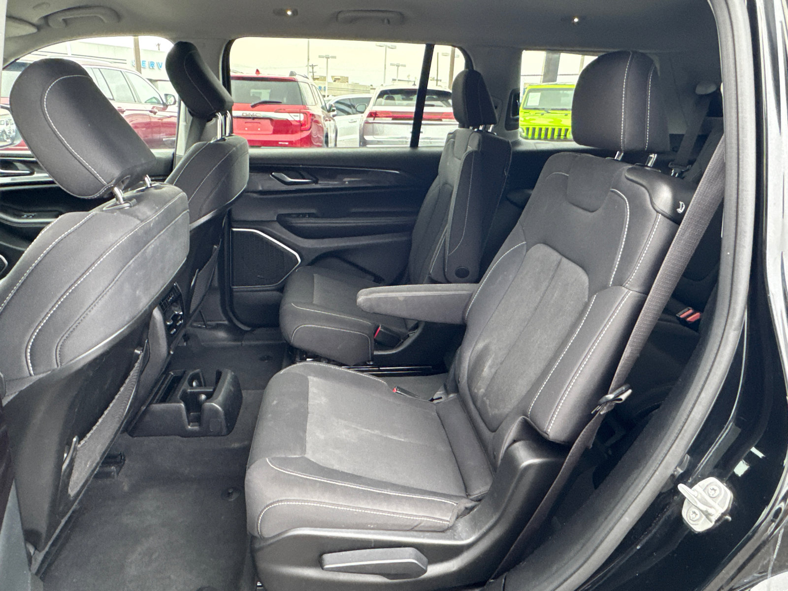 Used 2022 Jeep Grand Cherokee L Laredo w/ Luxury Tech Group I AWD/4WD image 7