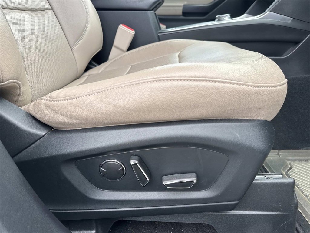 Used 2020 Ford Explorer Limited image 19