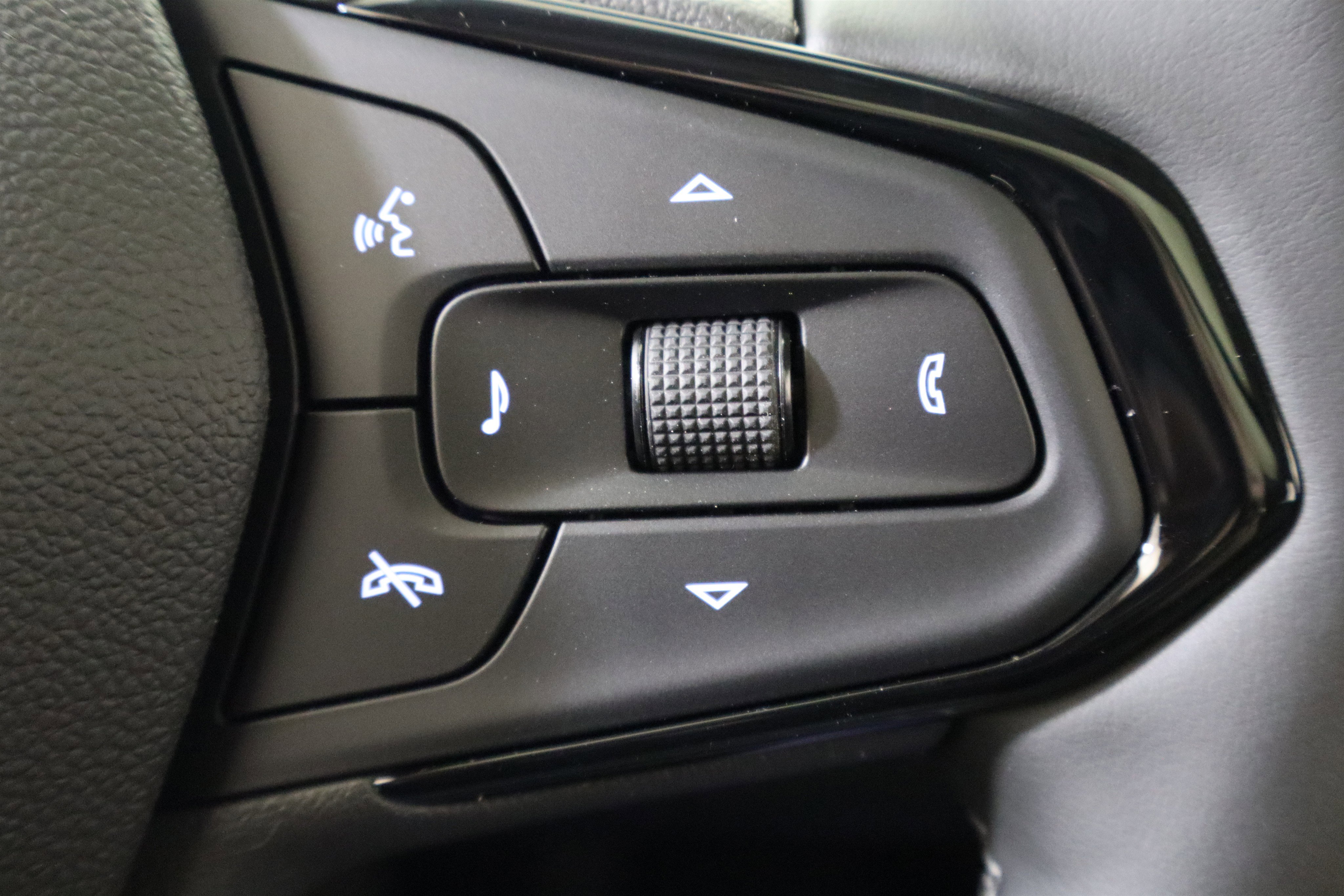 New 2027 Chevrolet Bolt RS w/ Technology Package image 29