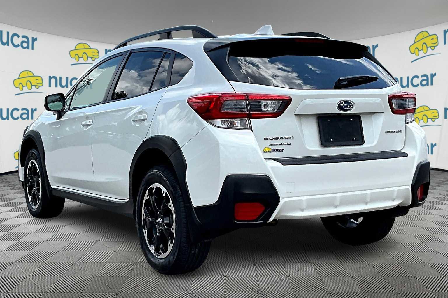 Used 2022 Subaru Crosstrek 2.0i Premium w/ Moonroof Package image 4