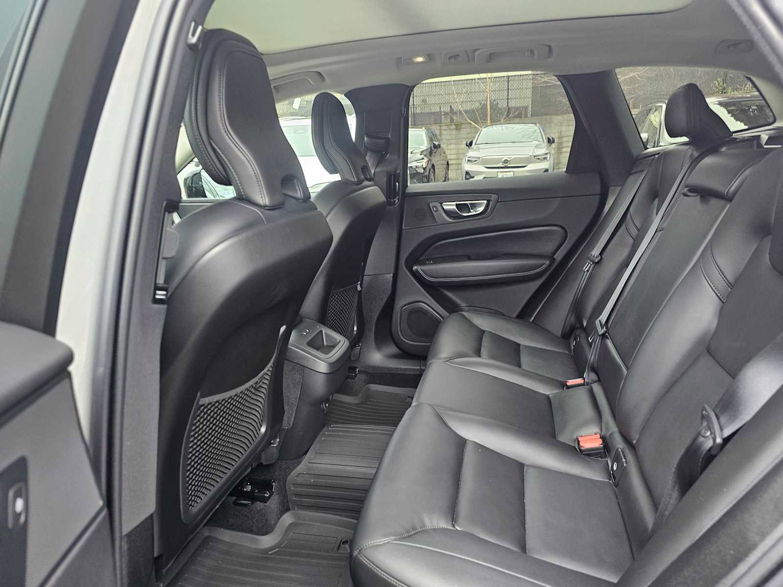 Certified 2025 Volvo XC60 B5 Core w/ Protection Package Premier image 12