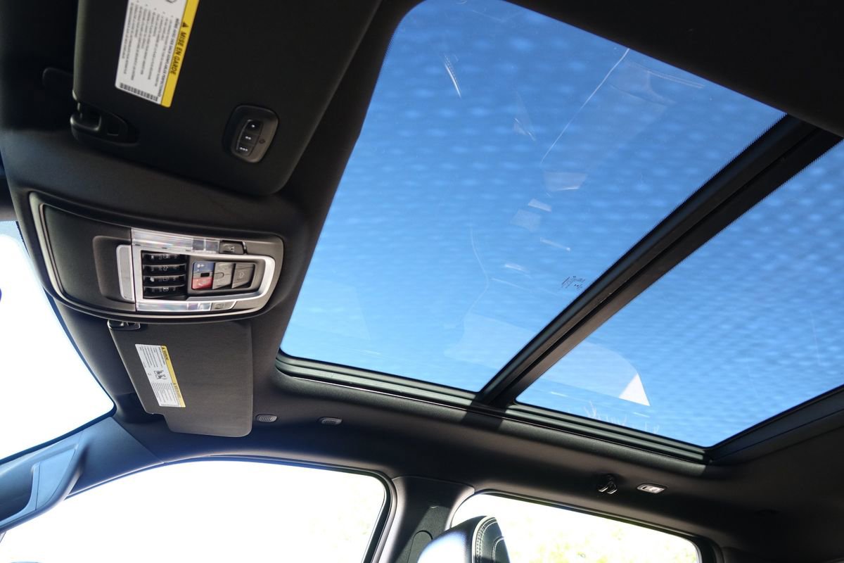 Used 2020 RAM 1500 Laramie w/ Sport Appearance Package image 12