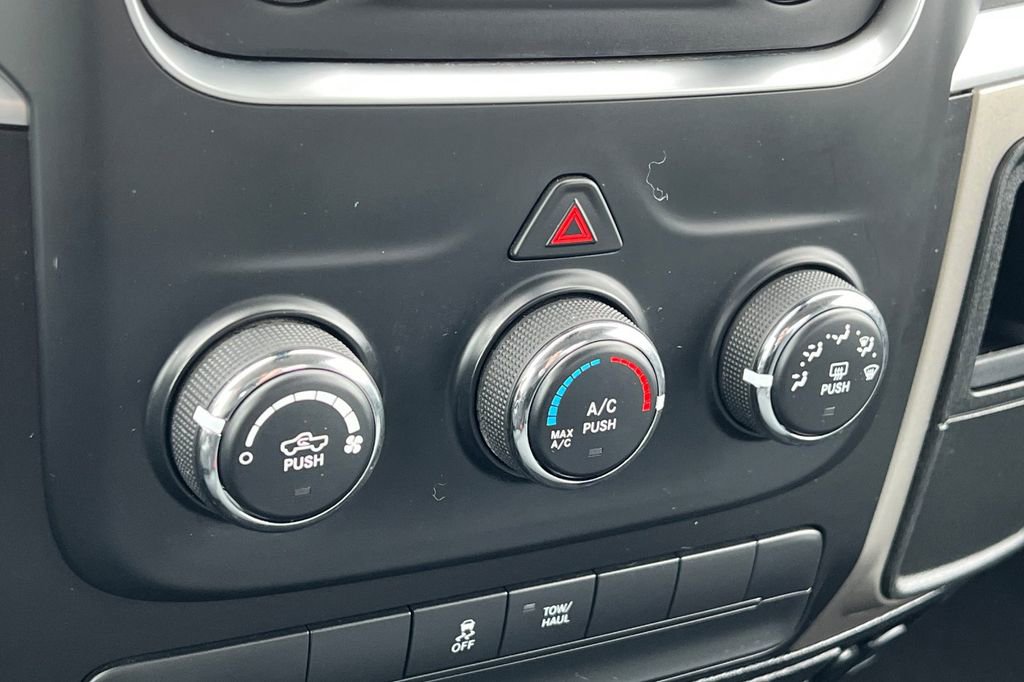 Used 2018 RAM 1500 Classic SLT image 15