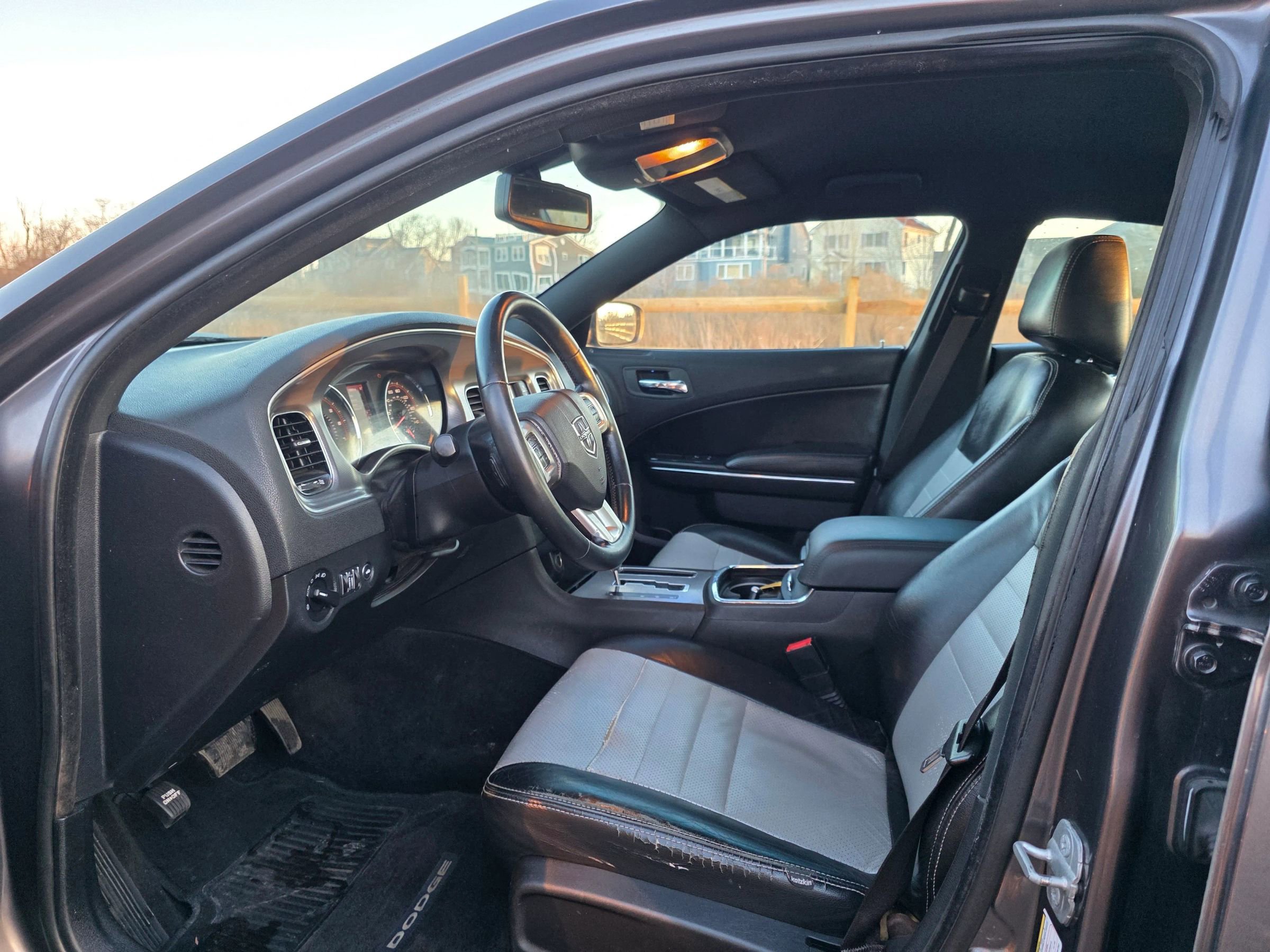 Used 2014 Dodge Charger SE w/ Sport Appearance Group image 9