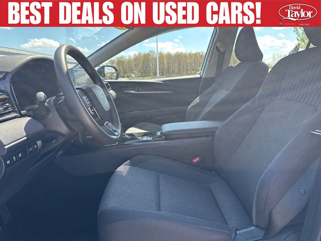 Used 2025 Toyota Camry LE FWD image 9