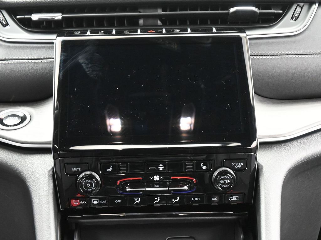 Used 2025 Jeep Grand Cherokee L Limited image 28