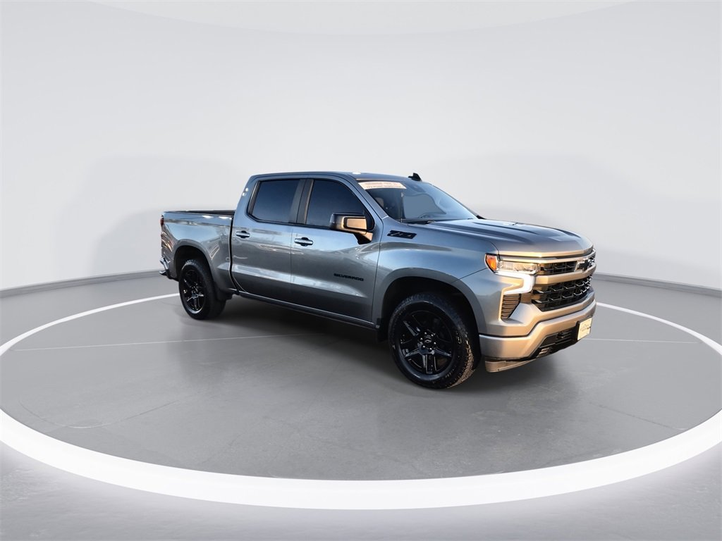 Used 2023 Chevrolet Silverado 1500 RST image 2