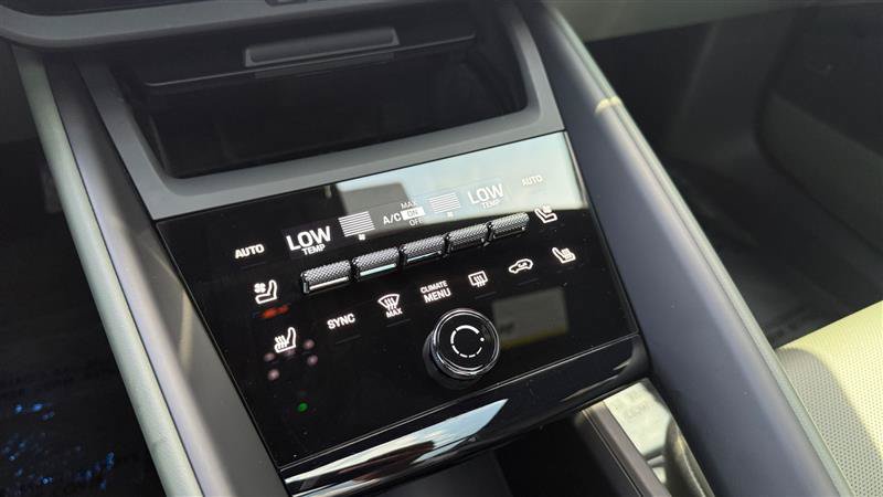 Used 2024 Porsche Macan 4 Electric AWD/4WD image 40