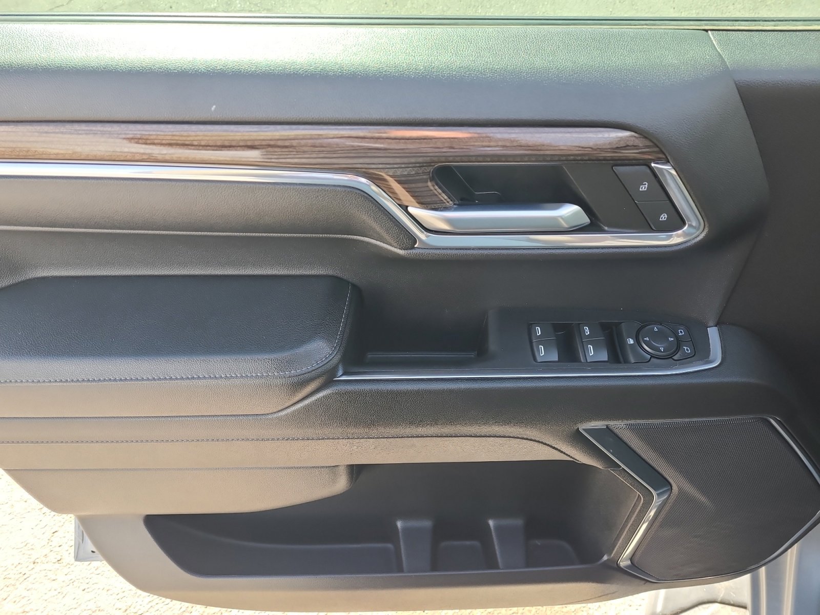 Used 2024 Chevrolet Silverado 1500 LT w/ Z71 Off-Road Package image 14