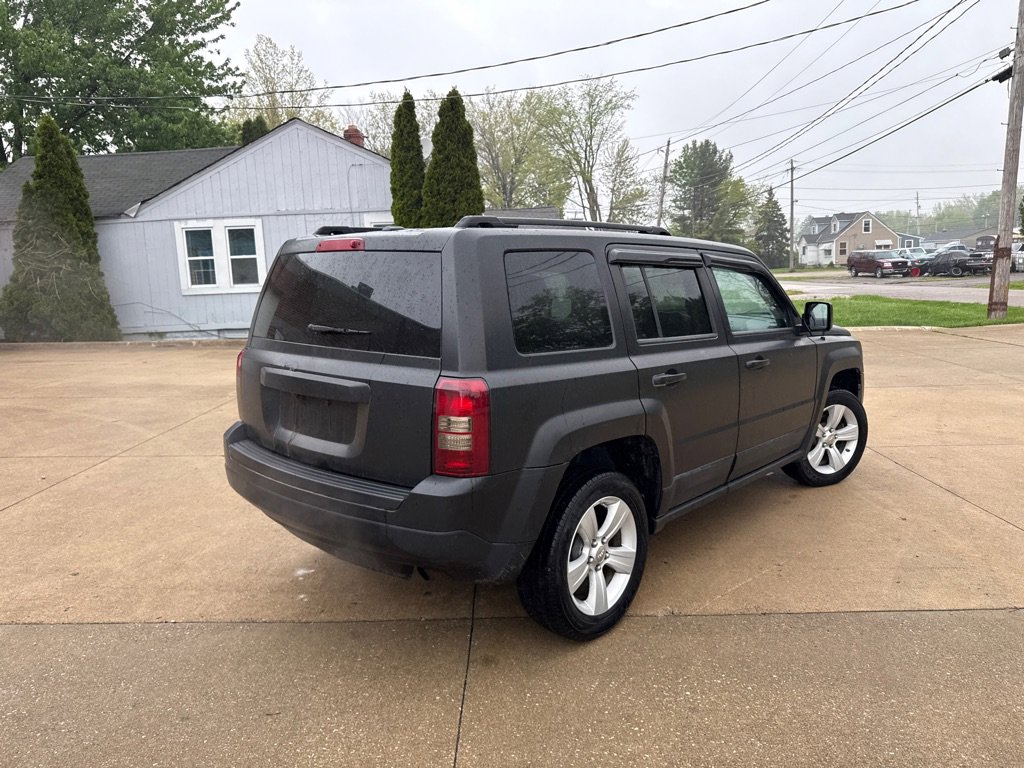 Used 2011 Jeep Patriot Latitude AWD/4WD image 6