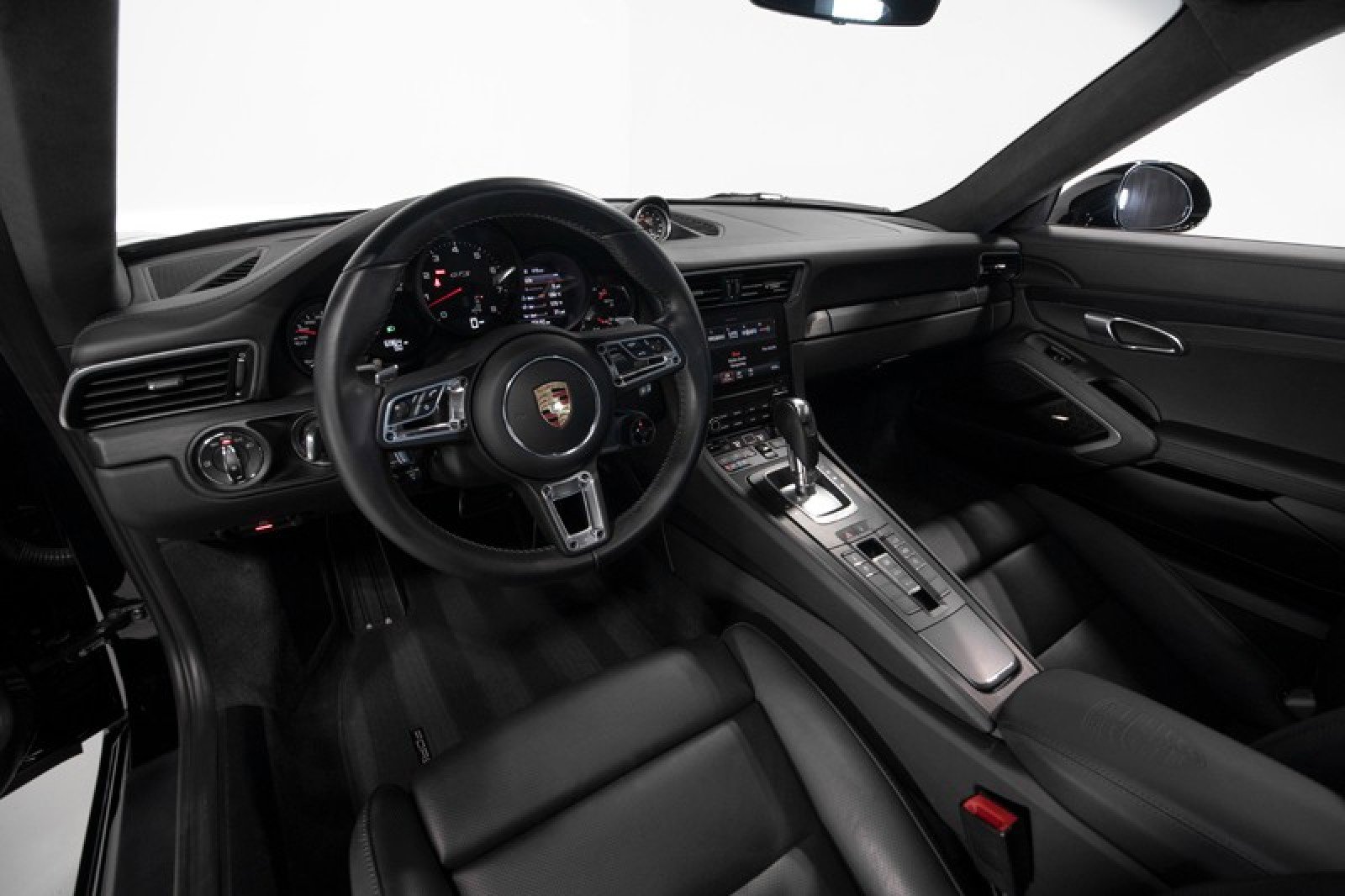 Used 2018 Porsche 911 Carrera 4 GTS image 5