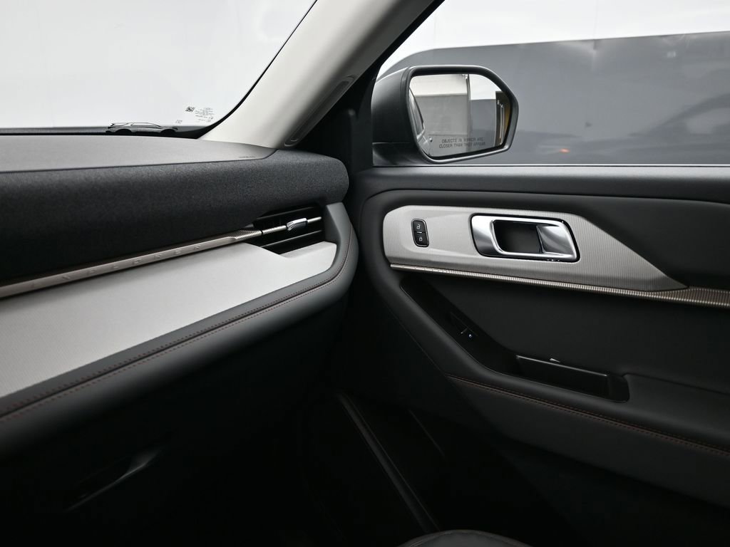 New 2026 Ford Explorer Active w/ Active Comfort Package image 19