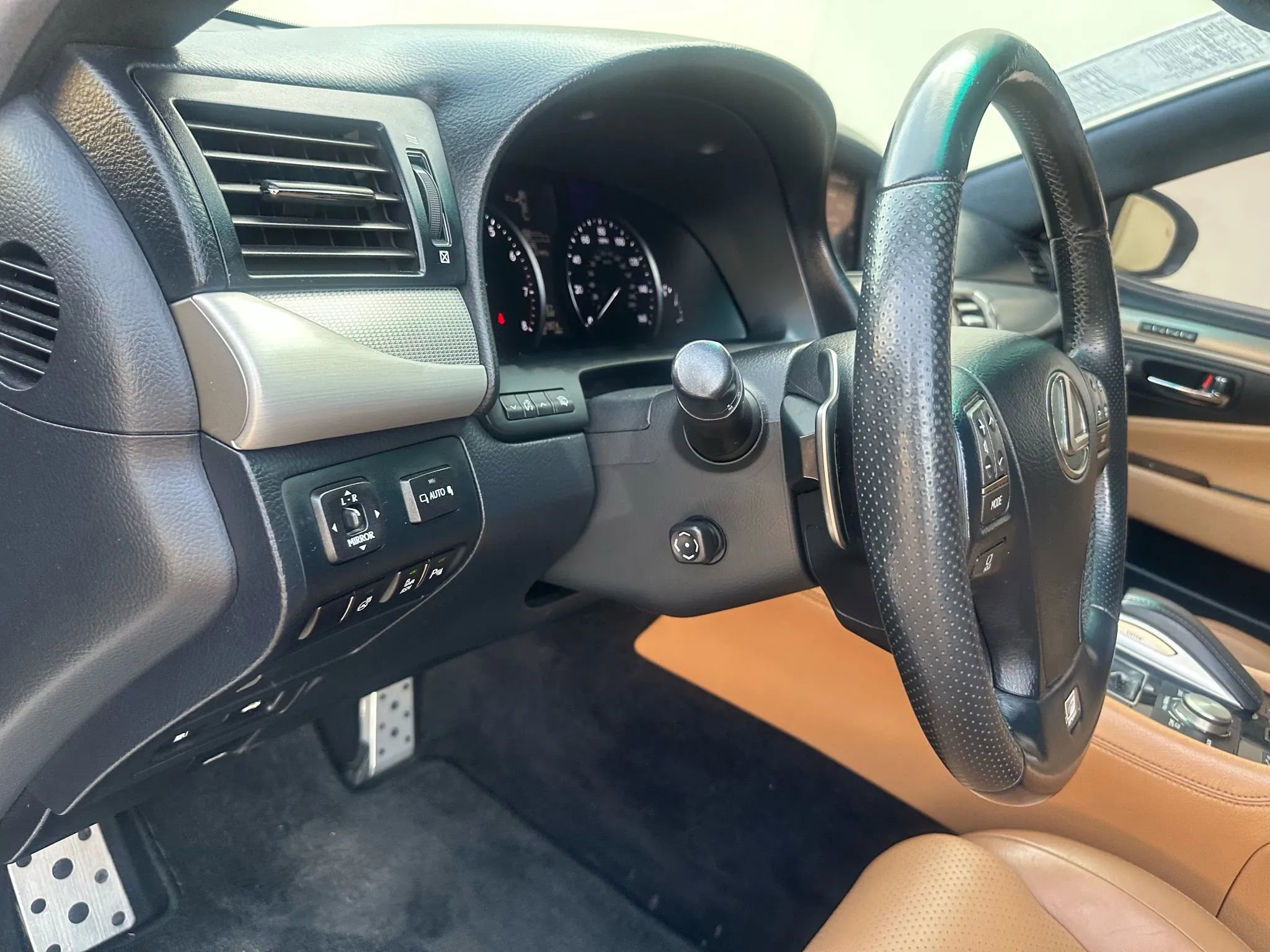 Used 2016 Lexus LS 460 image 33