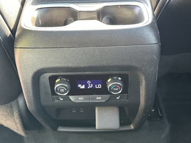 Used 2024 Chevrolet Traverse RS AWD/4WD image 21