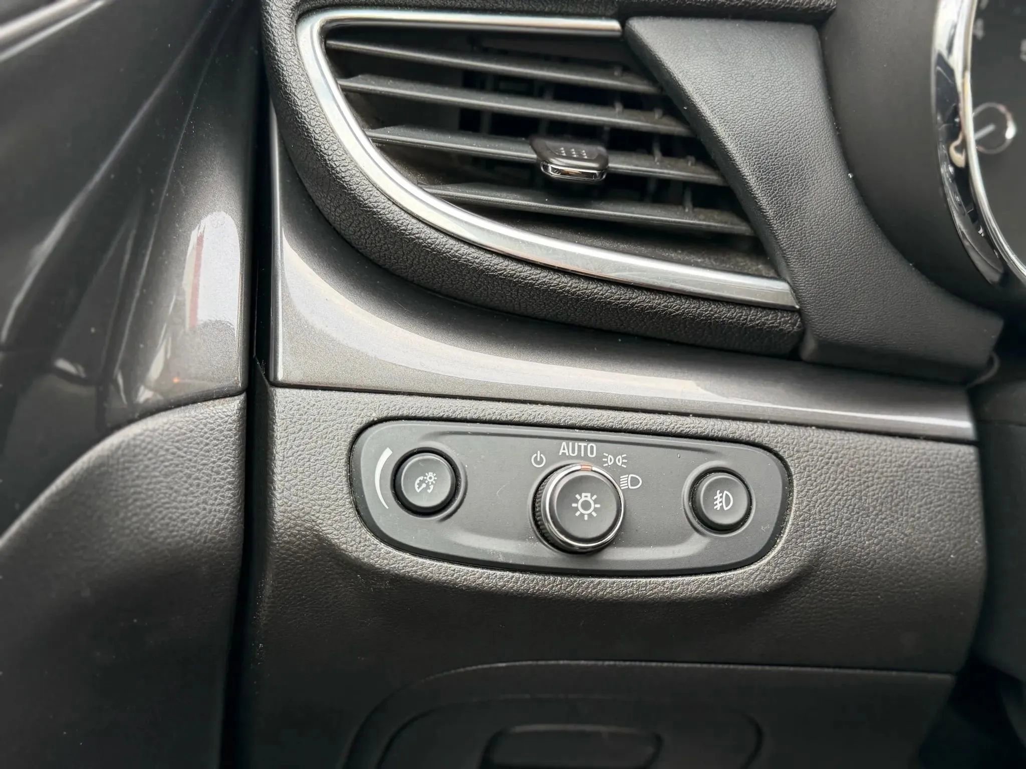 Used 2017 Buick Encore Essence w/ Experience Buick Package image 22