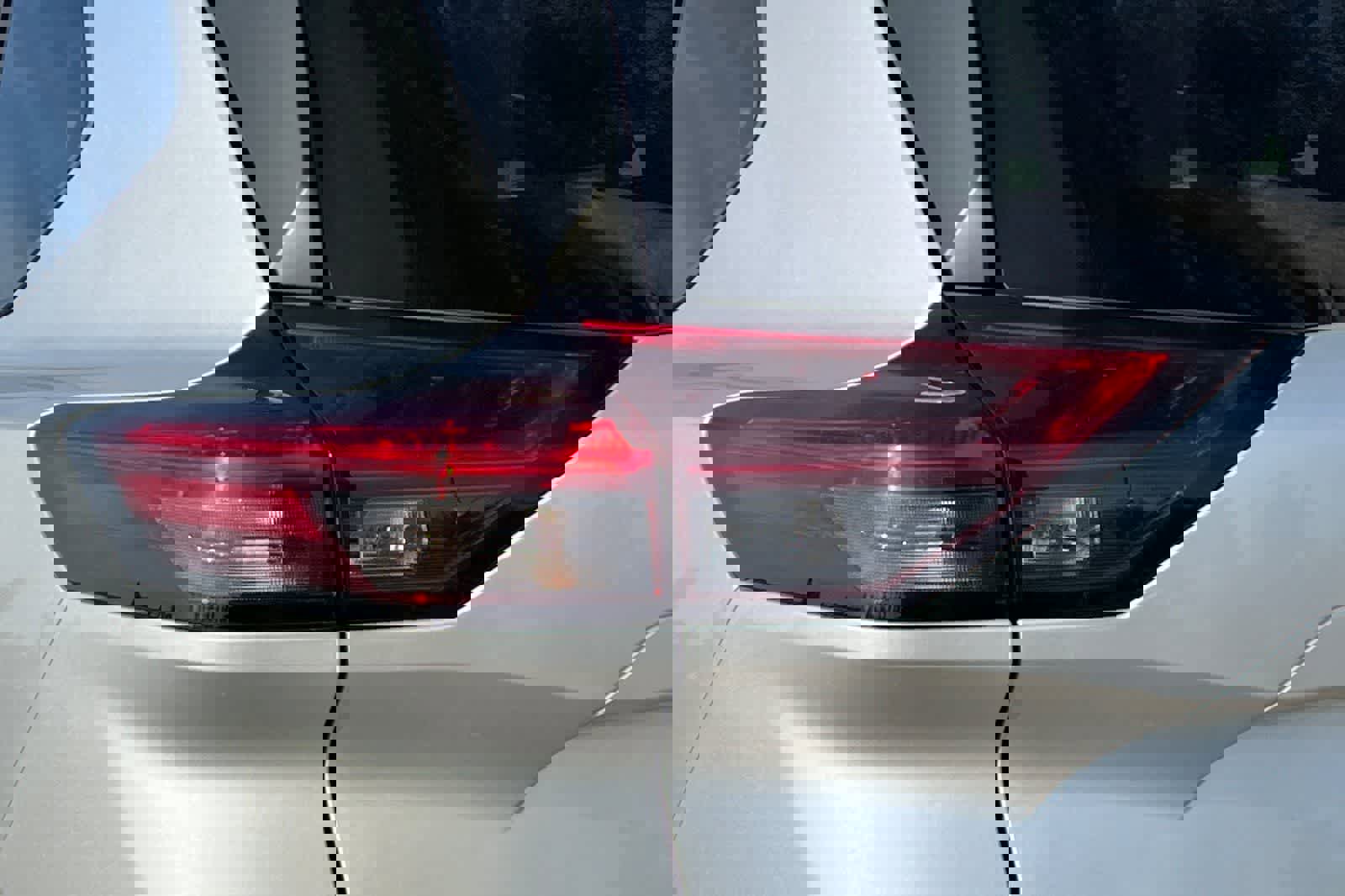 Certified 2025 Nissan Rogue SV image 34