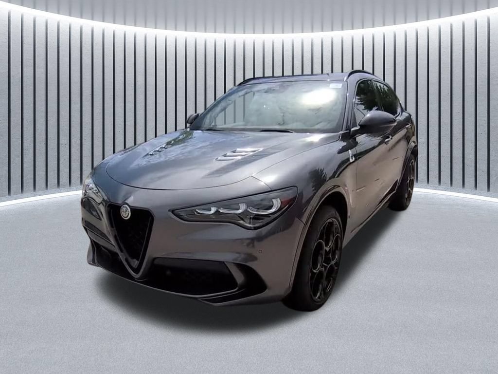 Used 2024 Alfa Romeo Stelvio Quadrifoglio AWD/4WD image 3