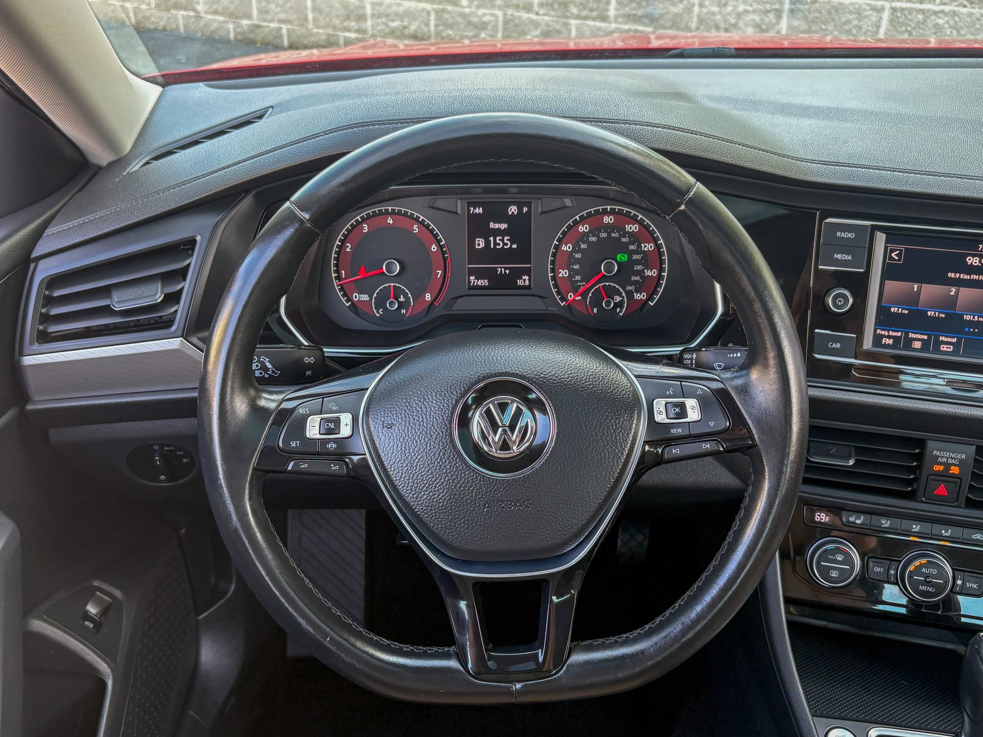 Used 2019 Volkswagen Jetta SE w/ Cold Weather Package FWD image 31