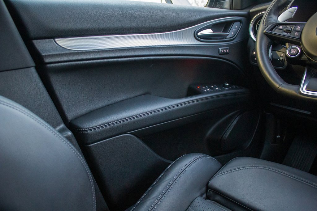 Used 2025 Alfa Romeo Stelvio Sprint w/ Veloce Package image 19