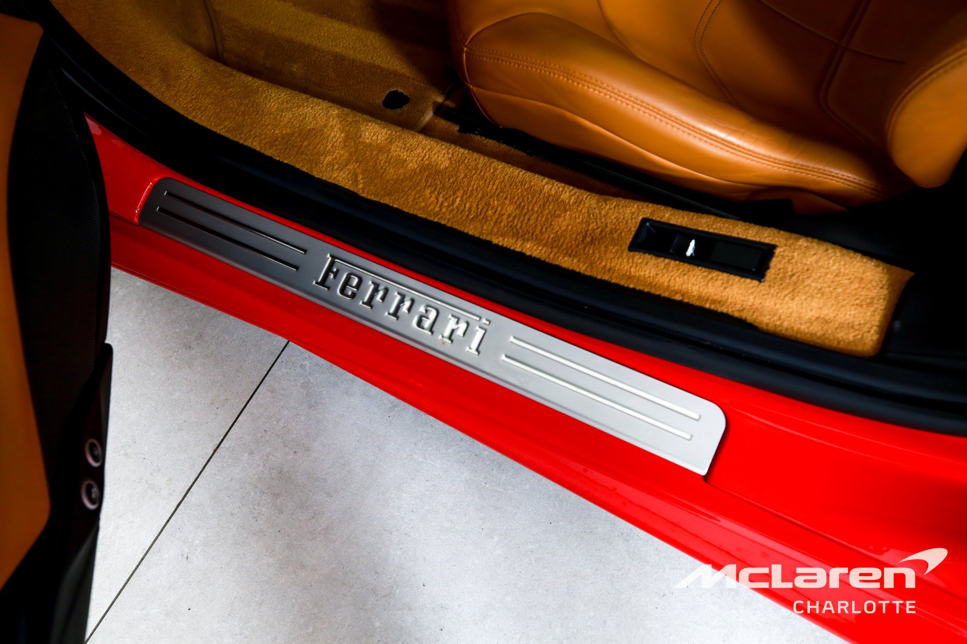 Used 2018 Ferrari 488 GTB RWD image 16