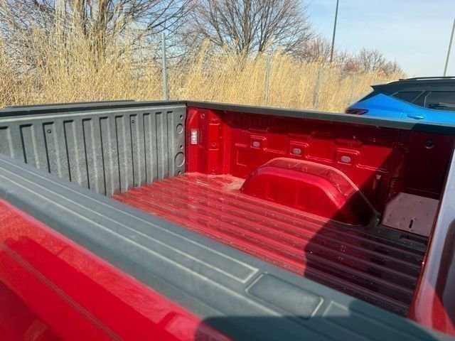 Used 2021 Chevrolet Silverado 1500 LT w/ Z71 Off-Road Package image 7