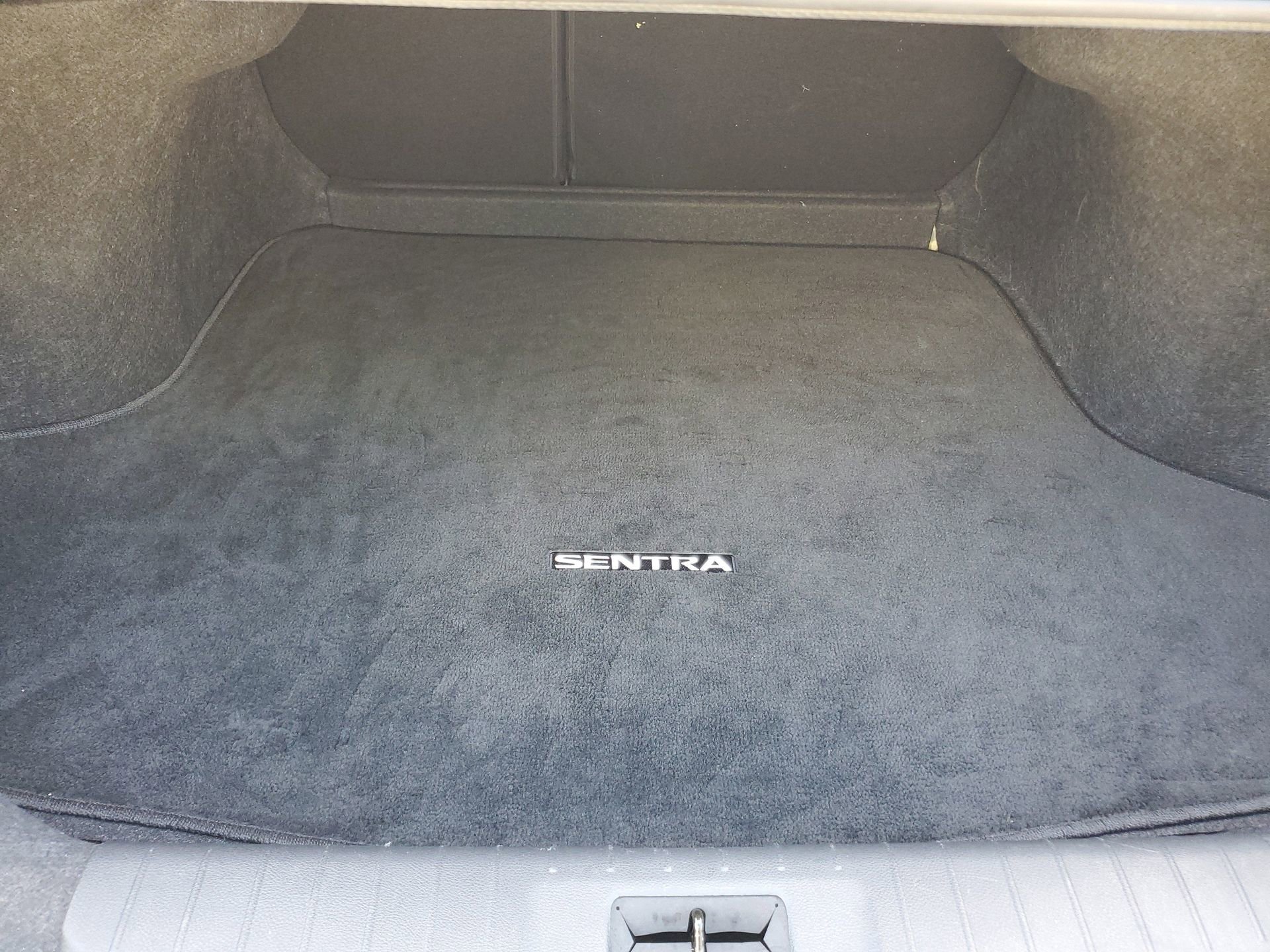 Used 2024 Nissan Sentra SR FWD image 8