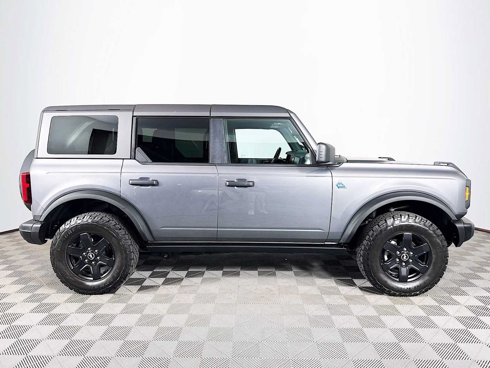 Used 2023 Ford Bronco Black Diamond AWD/4WD image 4