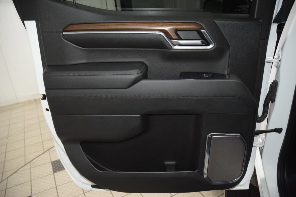 Used 2024 Chevrolet Silverado 1500 High Country AWD/4WD image 50