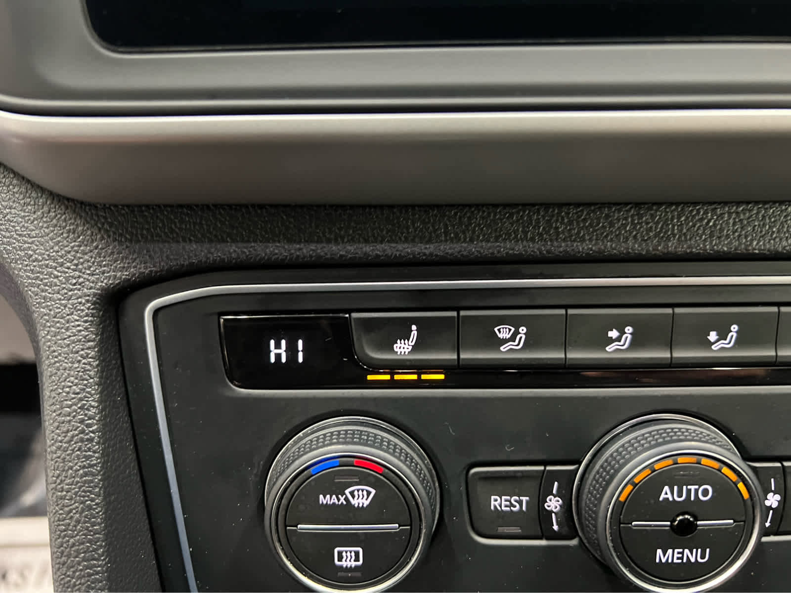 Used 2021 Volkswagen Atlas SE w/ Towing Package image 25