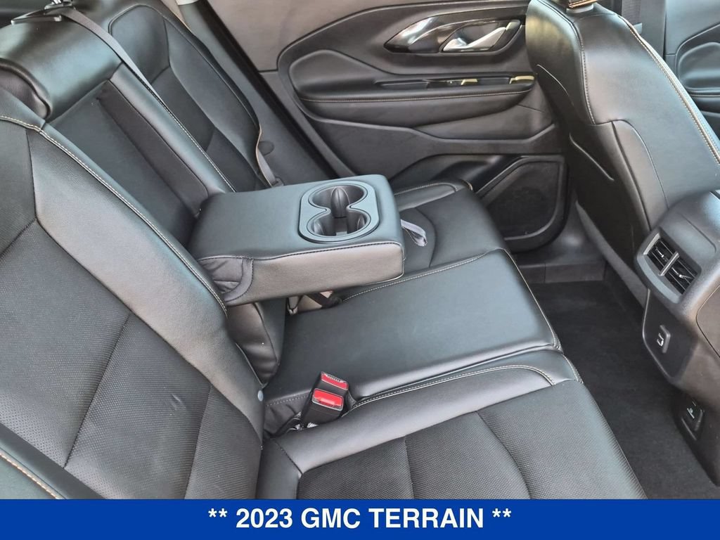 Used 2023 GMC Terrain AT4 AWD/4WD image 31