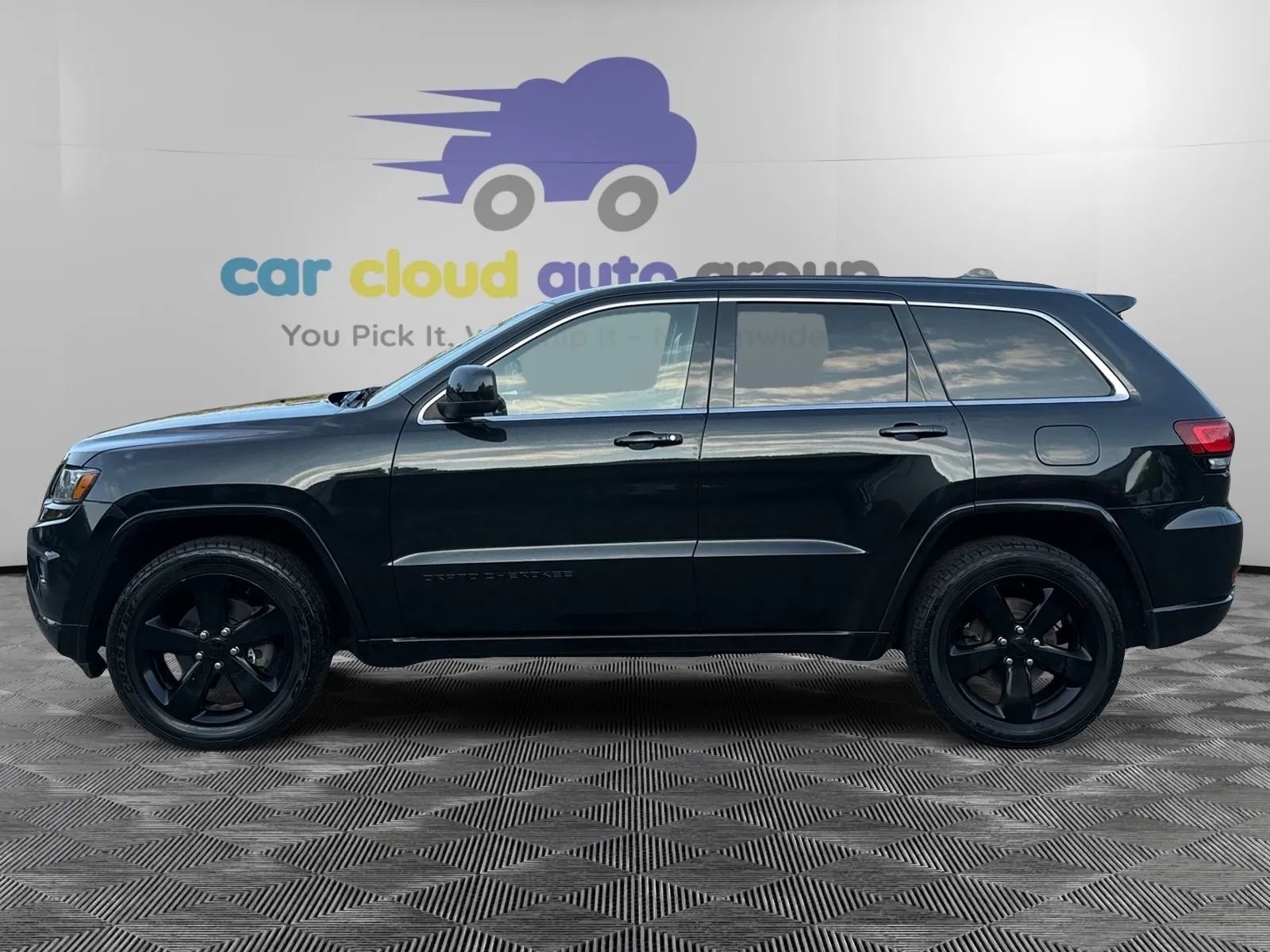 Used 2015 Jeep Grand Cherokee Altitude image 2