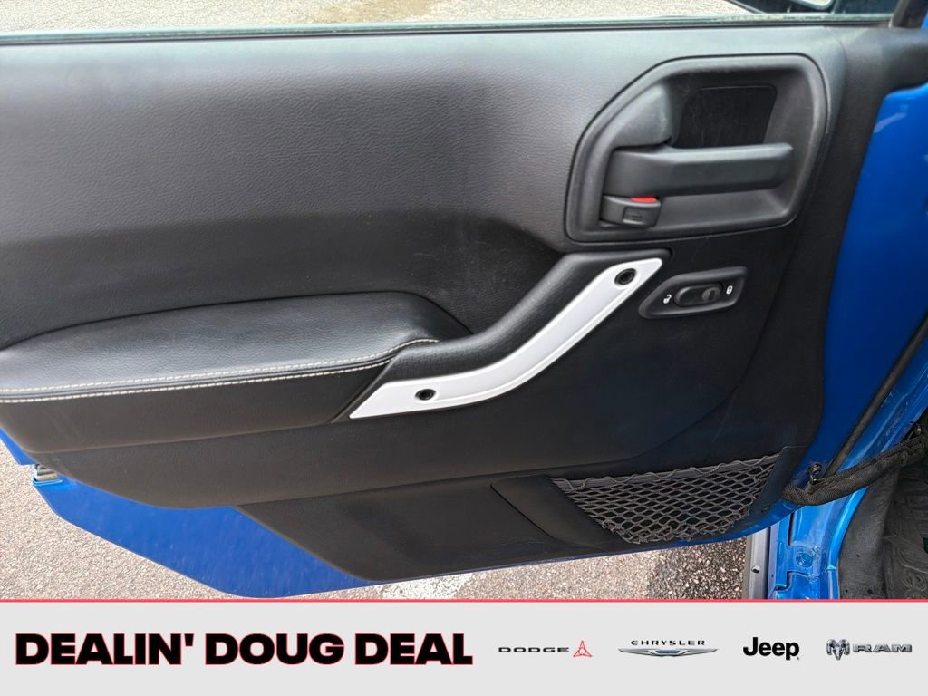 Used 2014 Jeep Wrangler Sahara image 11
