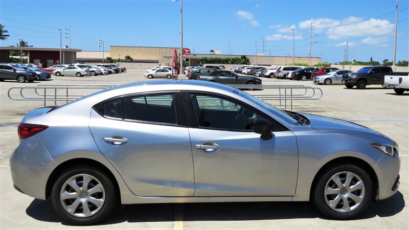 Used 2015 MAZDA MAZDA3 i SV FWD image 7