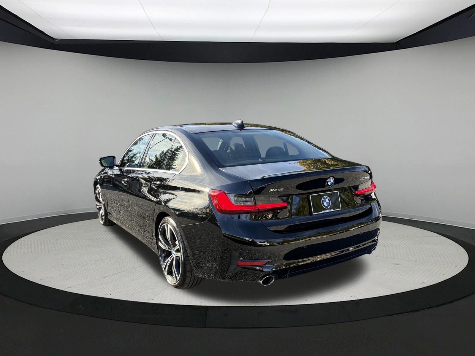 Used 2021 BMW 330i xDrive Sedan w/ Convenience Package AWD/4WD image 6