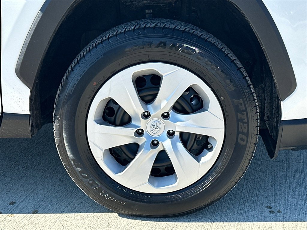 Used 2025 Toyota RAV4 LE image 7