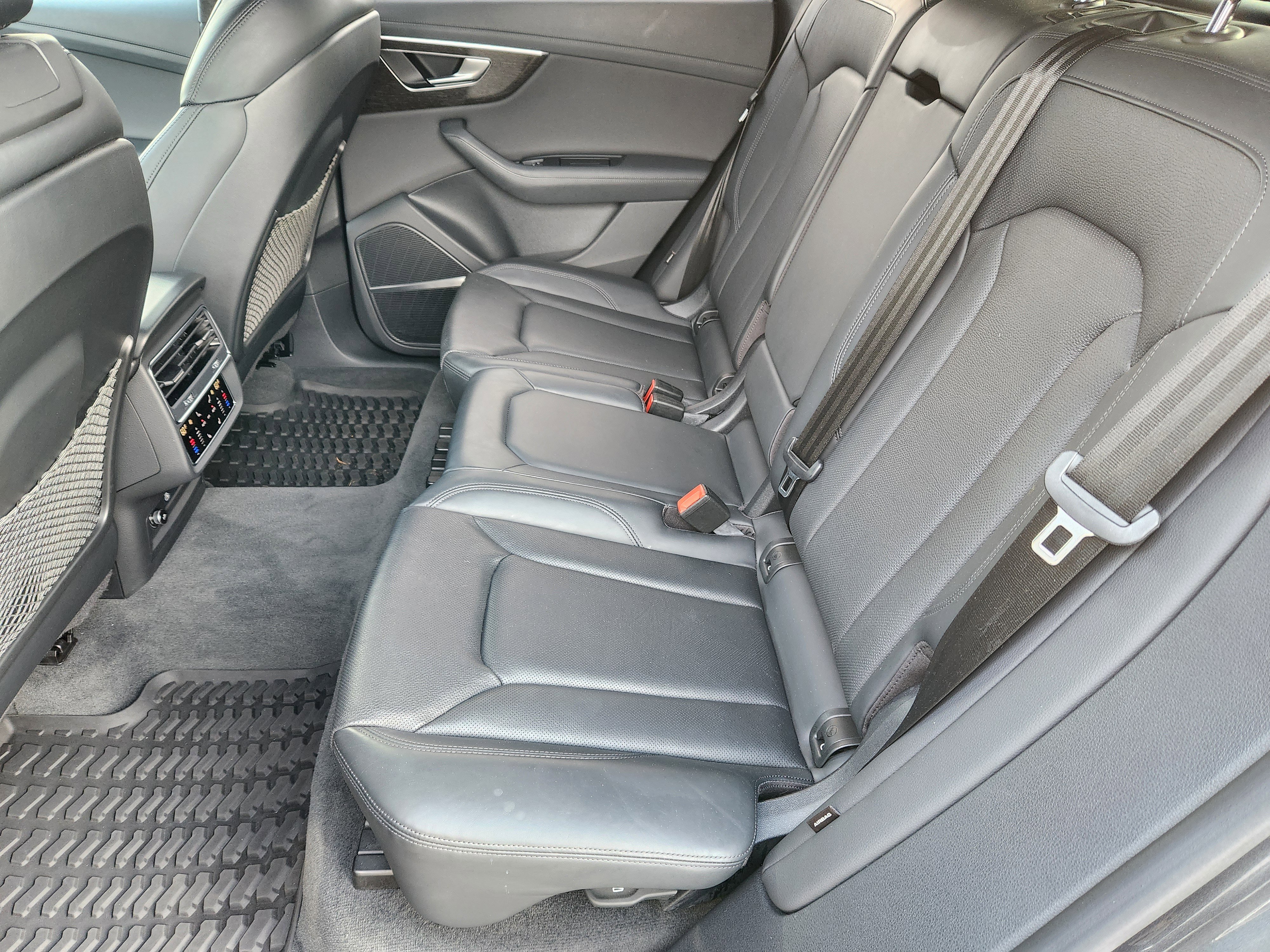 Used 2022 Audi Q8 Prestige image 19