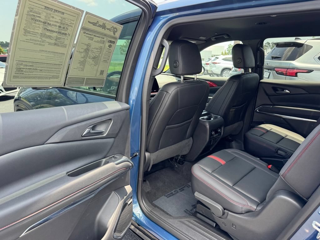 Used 2025 Chevrolet Traverse RS w/ LPO, Floor Liner Package AWD/4WD image 36