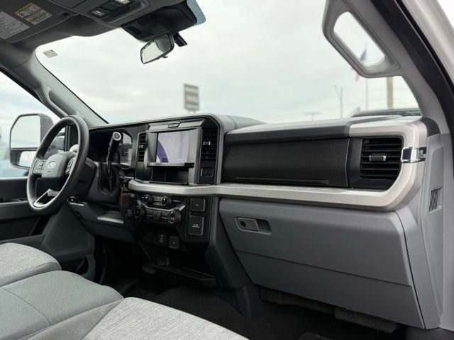 Used 2025 Ford F250 XLT w/ FX4 Off-Road Package AWD/4WD image 17