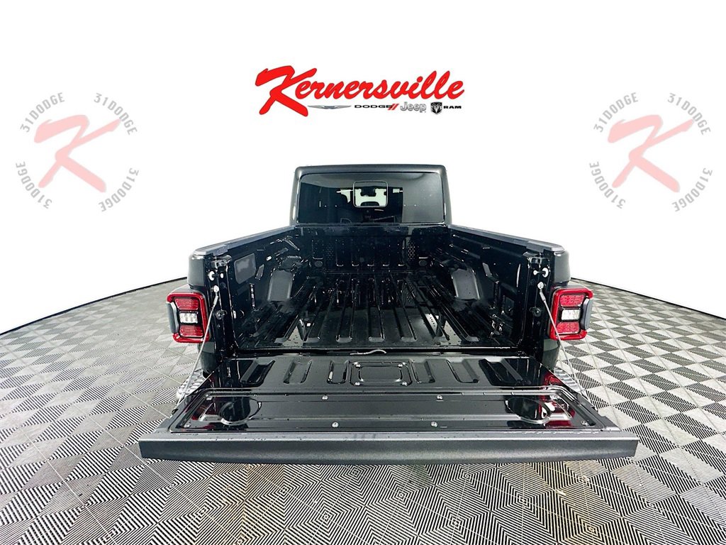 New 2025 Jeep Gladiator Rubicon image 16