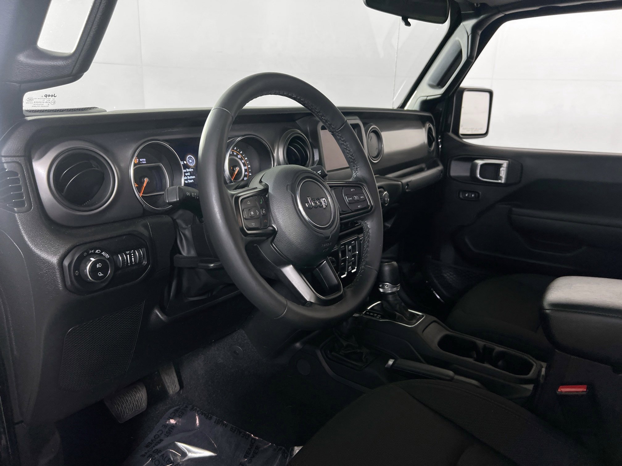 Used 2022 Jeep Gladiator Willys image 9