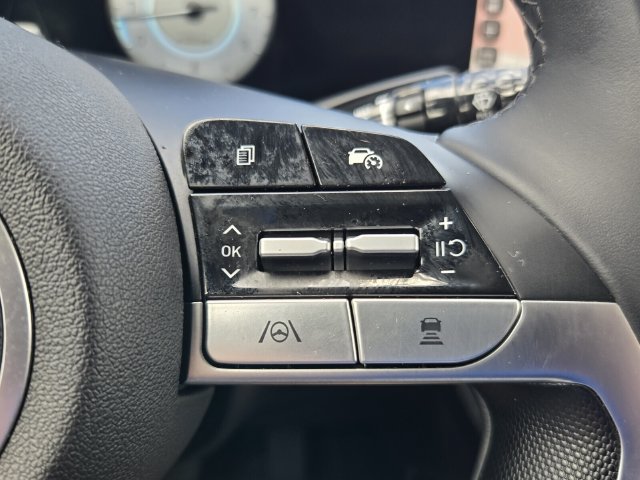 Used 2024 Hyundai Elantra Limited FWD image 22