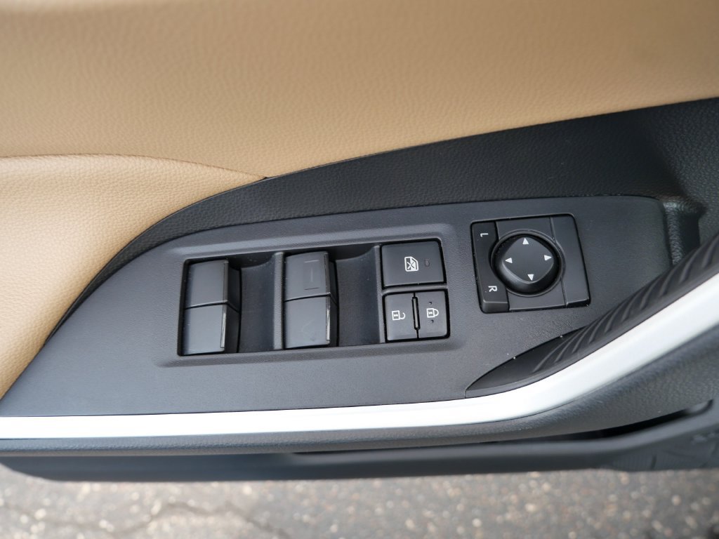 Certified 2025 Toyota RAV4 LE AWD/4WD image 16