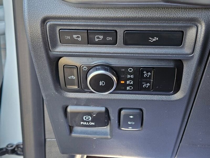 Used 2023 Ford F150 Lariat w/ Trailer Tow Package image 26