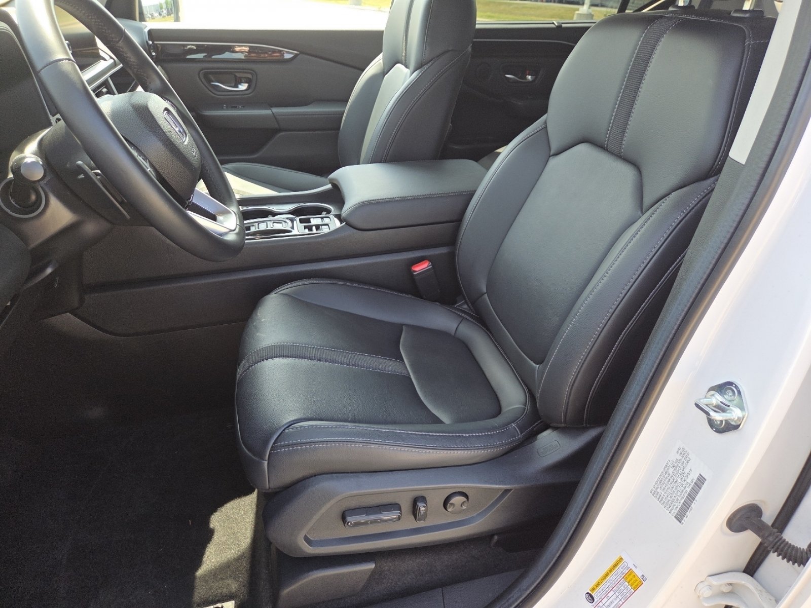 Used 2023 Honda Pilot Touring image 26