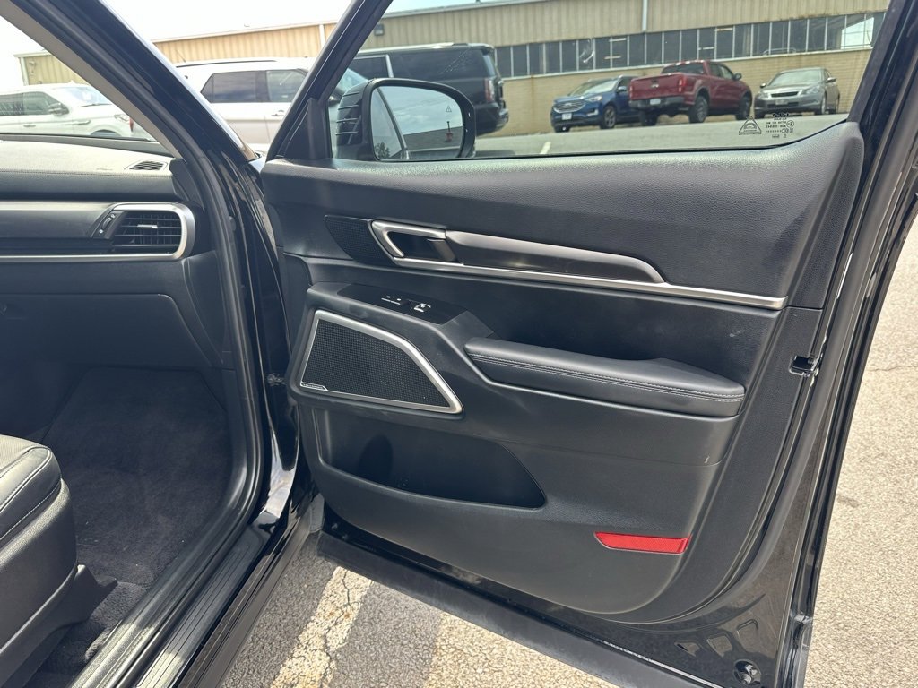 Used 2024 Kia Telluride S image 16