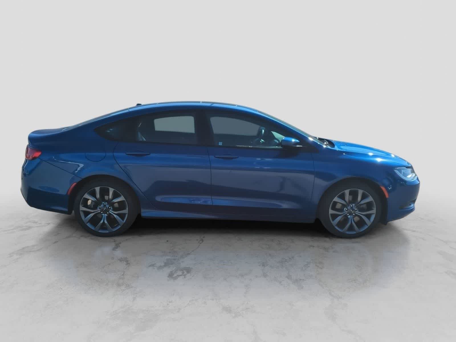 Used 2016 Chrysler 200 S FWD image 9