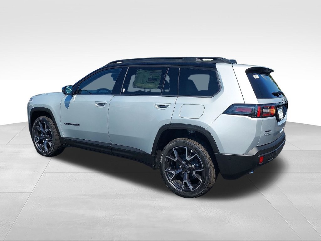 New 2026 Jeep Cherokee Overland w/ Trailer Tow Group AWD/4WD image 3