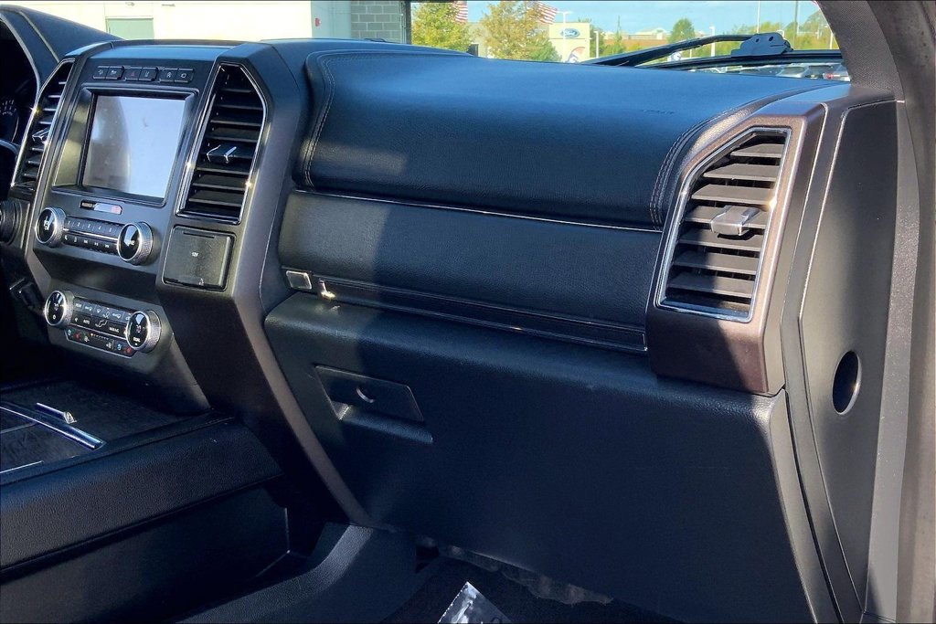 Used 2021 Ford Expedition Limited AWD/4WD image 14